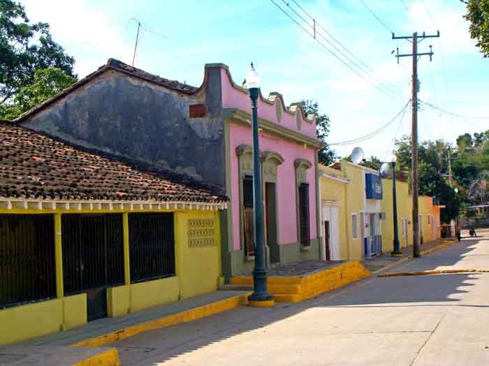 The Golden Years Revisiting La Noria, Mexico Life in a typical small town in the hills