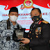 HUT Bhayangkara ke-75, DPD LPM Kota Padang Serahkan Penghargaan Untuk Kapolda Sumbar