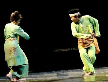 Blog Budaya Indonesia: Tari Serampang Dua Belas : Tari Pergaulan Muda