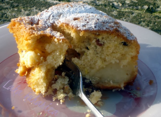 Kuglof s jabukama ☆ Bundt cake with apples Bundt cake with apples by Laka kuharica: apple cake ideal for tea time treat.
