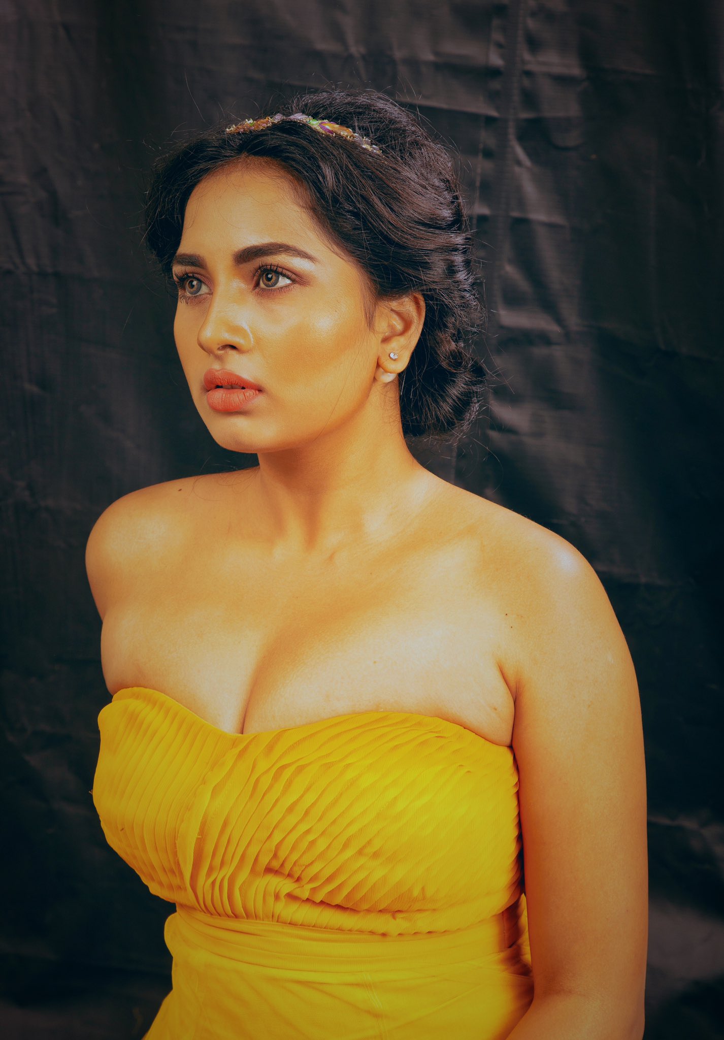 Actress Srushti Dange Latest Photoshoot, Srushti Dange 2020 photoshoot, Srushti Dange boyfriend, Srushti Dange yellow photoshoot, Srushti Dange sexy