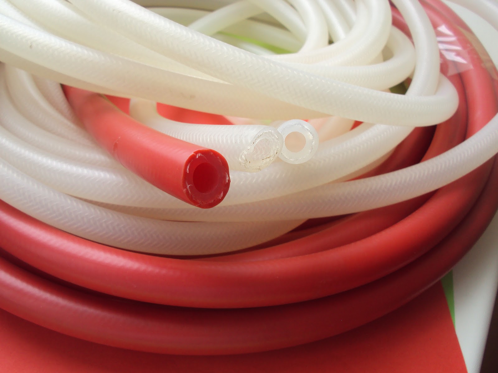 Кожух для самогонного аппарата. 2 мм. Шланг пвх маслобензостойкий/прозрачный (6х10. 5 мм. Шланг силиконовый 8х1.