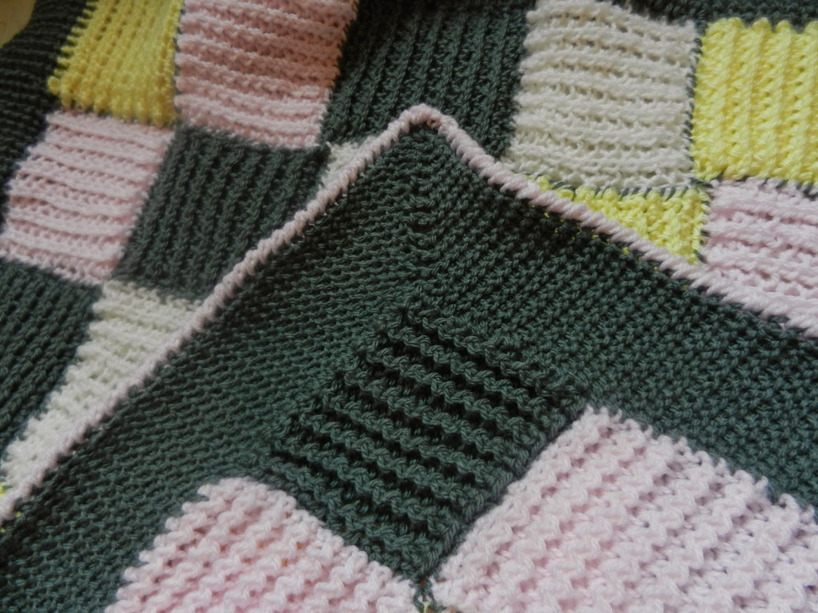 Designs by Diligence Zig Zag Baby Blanket.