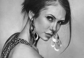 فنانة موهوبة تنافس مصورين محترفين بقلم رصاص فقط!