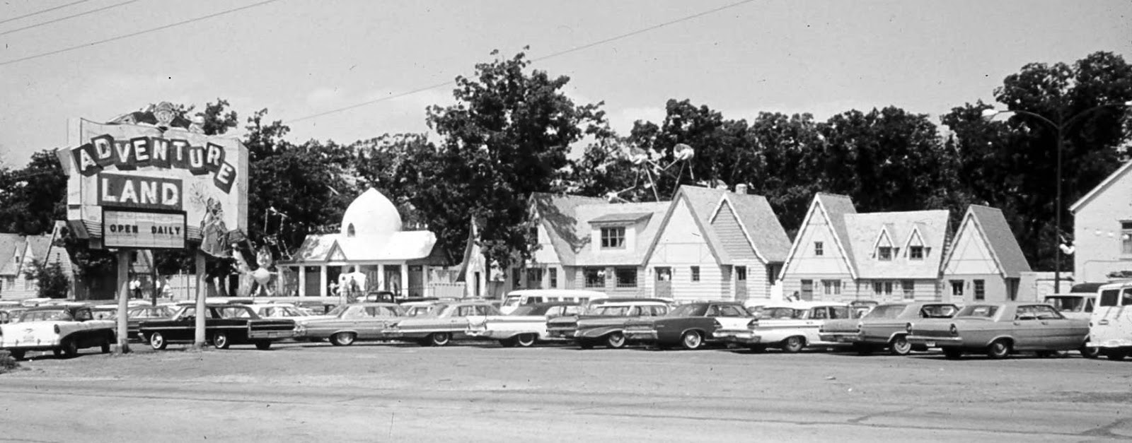 The Digital Research Library of Illinois History Journal™ Adventureland (Amusement Park) in