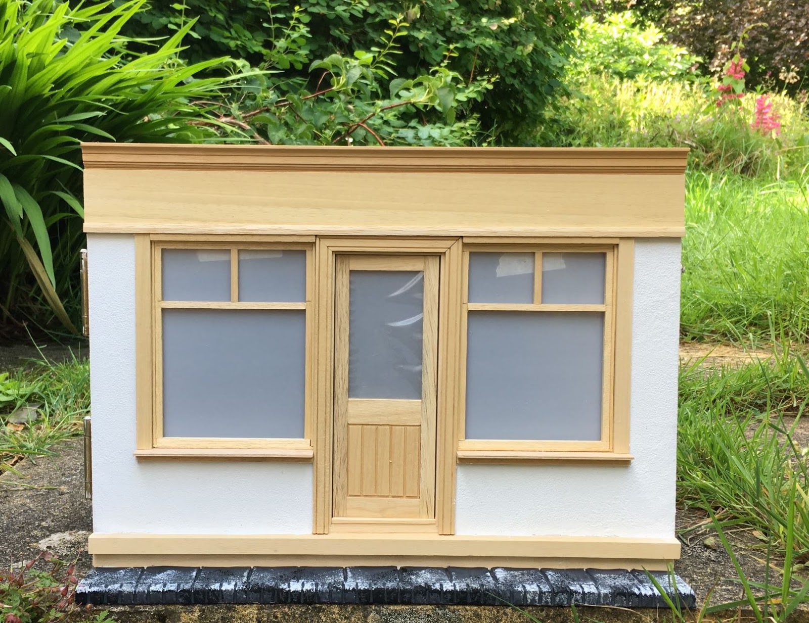 Julie's dolls house blog 1/12th Scale Shop