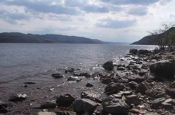 loch-ness-lake-بحيرة-لوخ-نيس