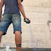 Lo street artist Jorit omaggia Nino D'Angelo con un murales a Napoli
