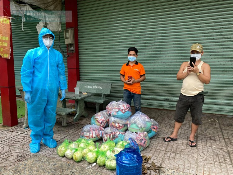 bác ái mùa dịch