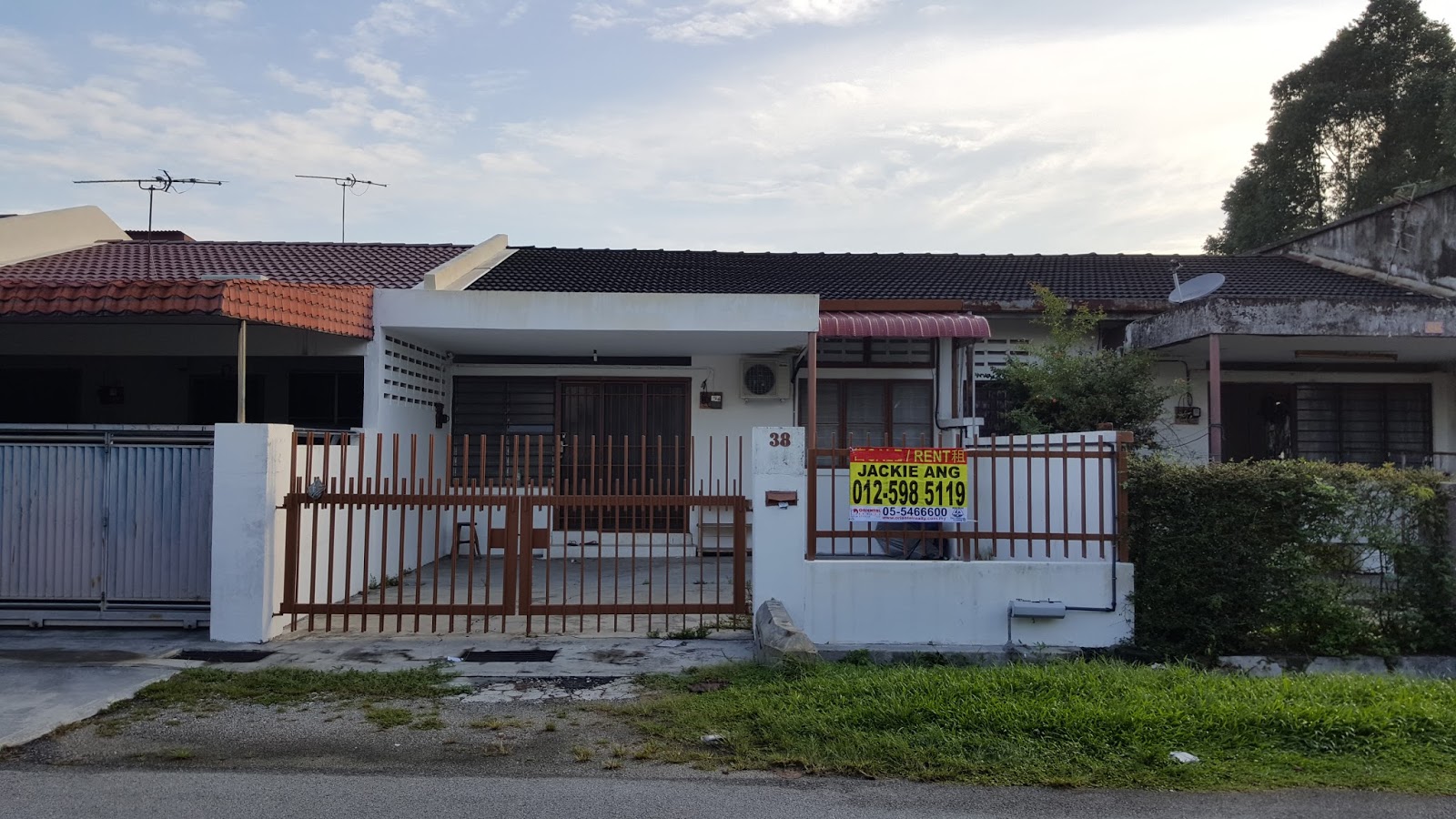 SINGLE STOREY HOUSE FOR RENT ( RENTED )