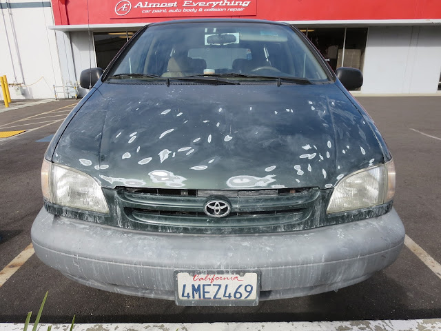 2000 Toyota Sienna before getting new car paint and coloring the change