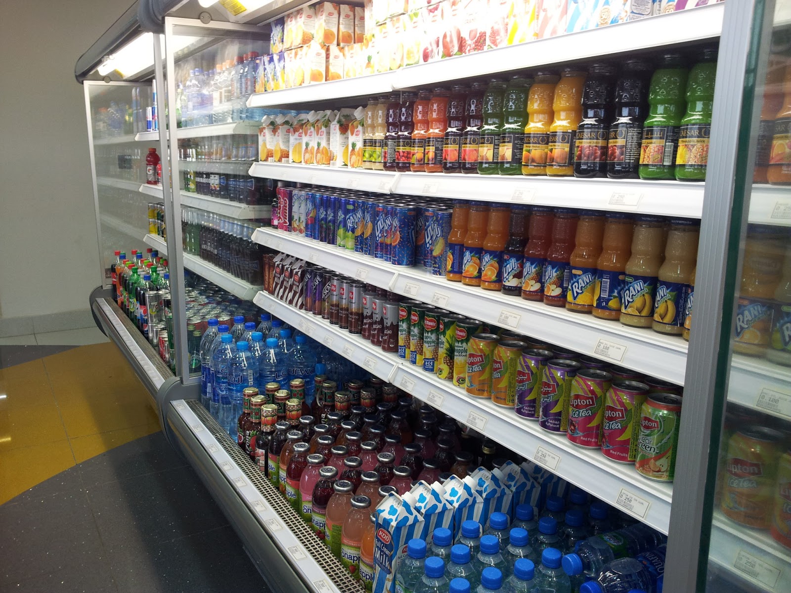 Life in Kuwait Blog: Baqala Convenient Store on Highway 40