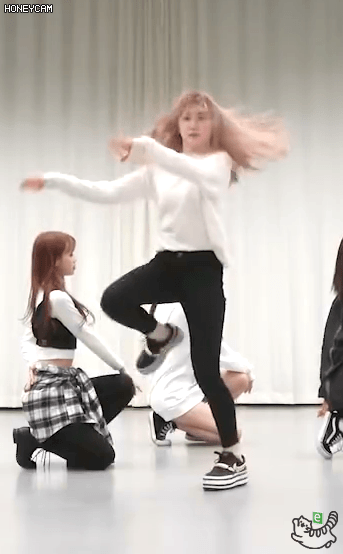 춤 좀 추는 깃털 채연