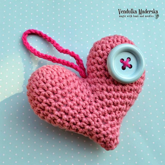 Crochet heart pattern