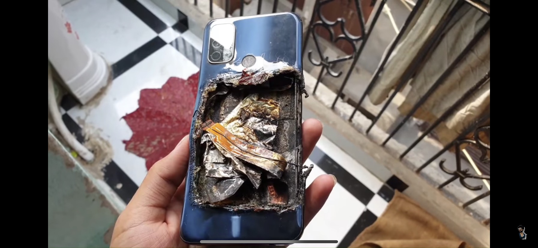 How To Avoid Smartphone Blast Smartphone Blast In India 2021