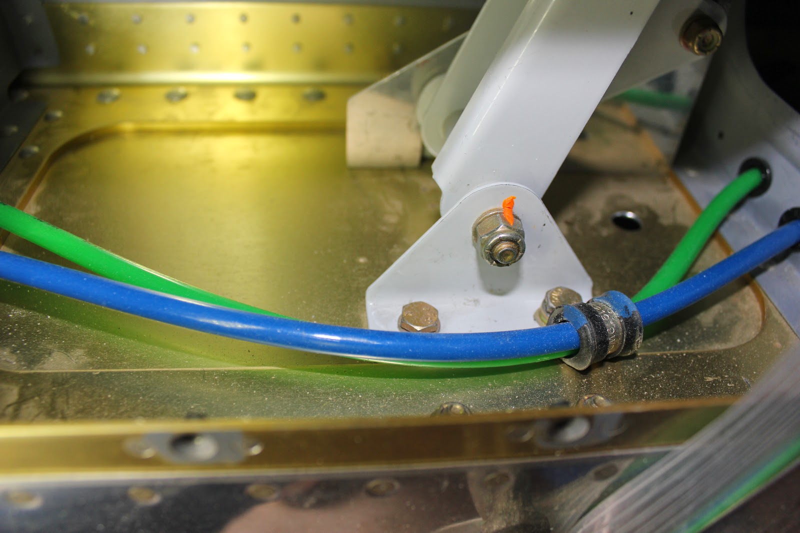 Larry's Airplane Heated Pitot Installed