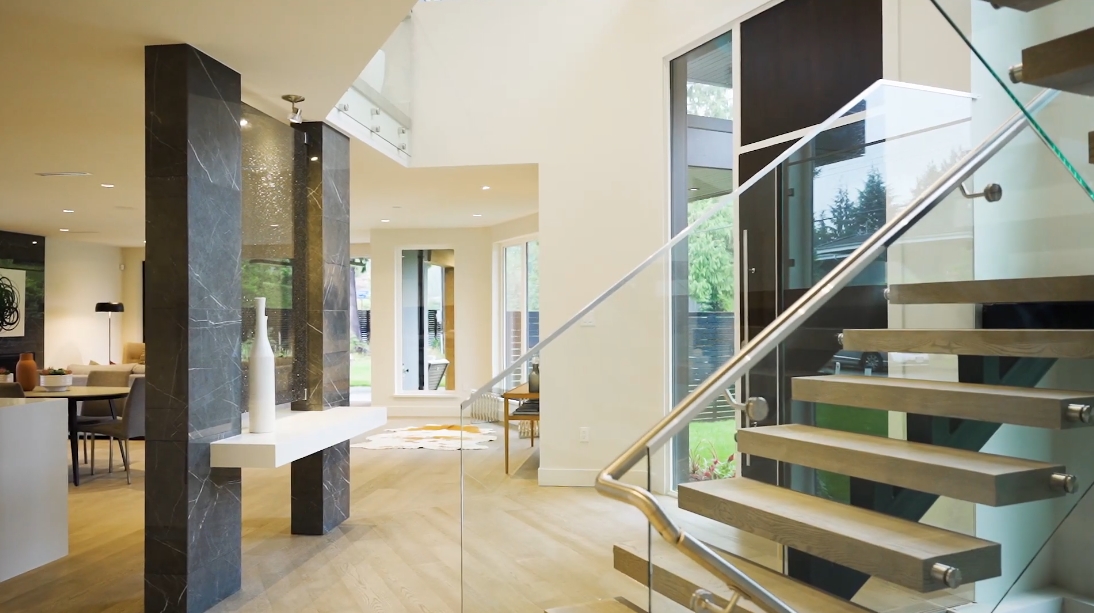 39 Interior Design Photos vs. 2710 Crescentview Dr, North Vancouver Luxury Home Tour
