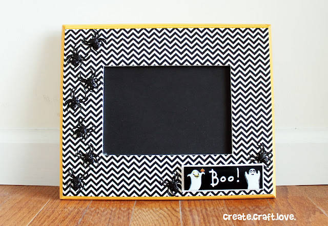 Washi Tape Halloween Frame via createcraftlove.com #washitape #halloween #frames