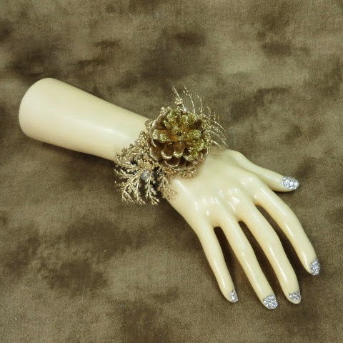 https://www.etsy.com/listing/166401782/jewelry-bracelet-pine-cone-winter-rustic?ref=shop_home_active_3