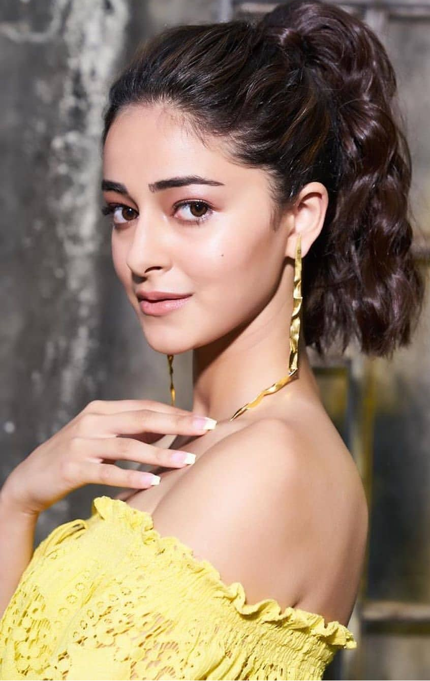 Hot Celebrity Photos | Actress Hot Images | Celebs Sexy Pictures