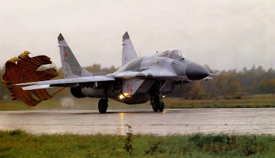 истребитель МиГ-29  фото