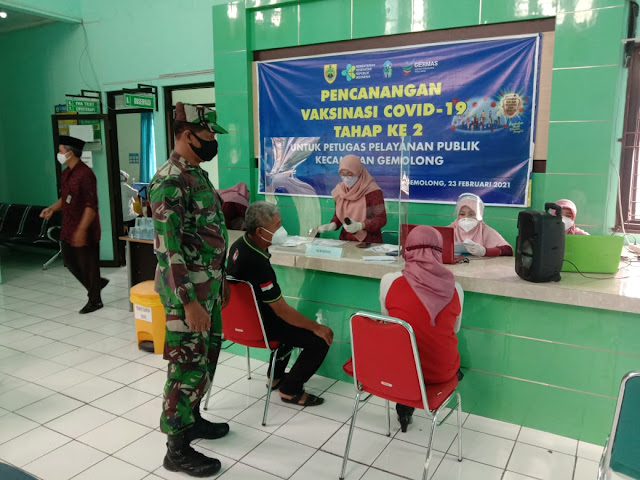 50 Orang Pelayan Publik Gemolong Menerima Vaksin Tahap Kedua