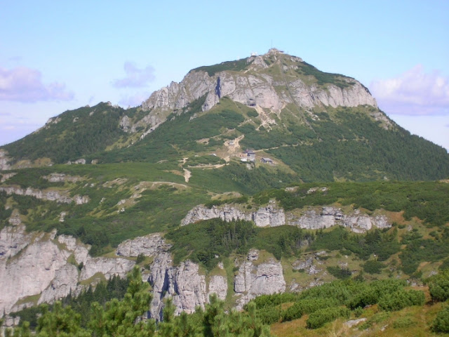 Holograma Misterioasă A Piramidei Din Masivul Ceahlău 5 Vaf 78431200 Holograma Misterioasă A Piramidei Din Masivul Ceahlău