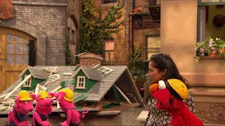 Three Little Pigs, Elmo, Leela, Sesame Street Episode 4319 Best House of the Year season 43