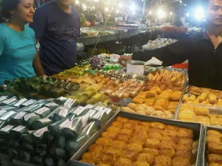 Mendulang Rupiah Dari Murahnya Harga Kue Pasar Subuh Senen 