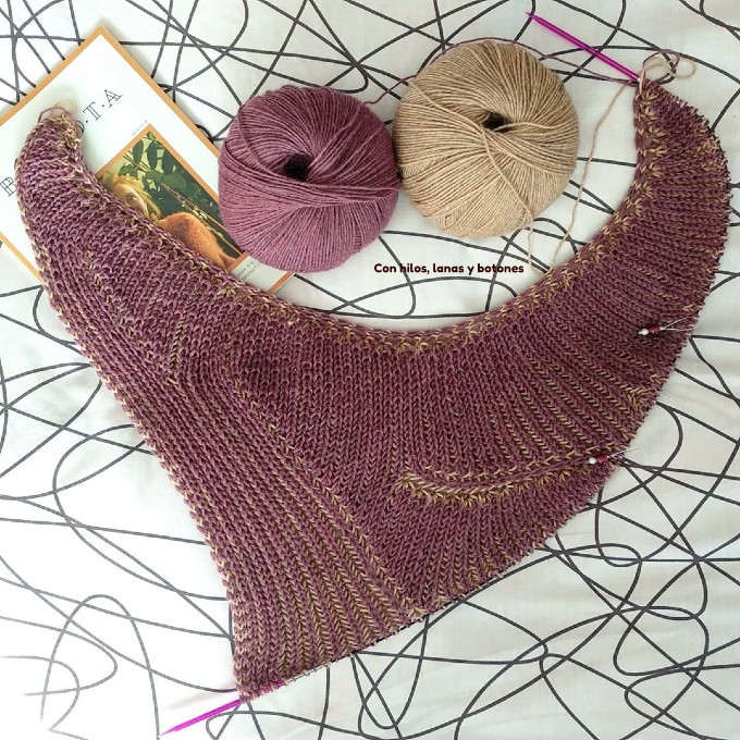 Con hilos, lanas y botones: Chal Eartha frustrado