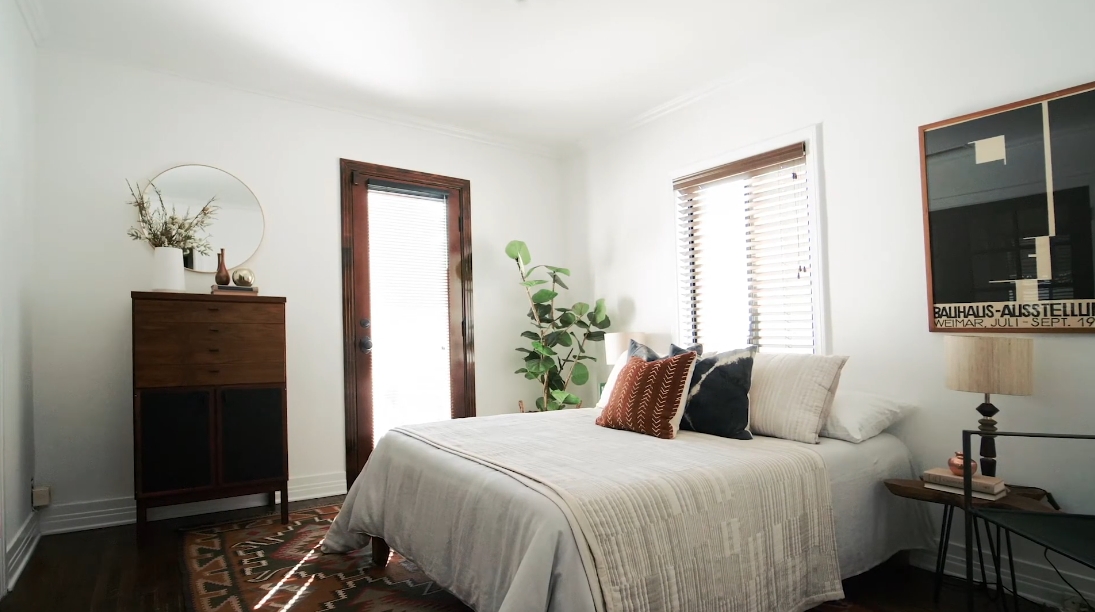 20 Photos vs. 3422 Hollydale Dr, Los Angeles Interior Design Luxury Home Tour