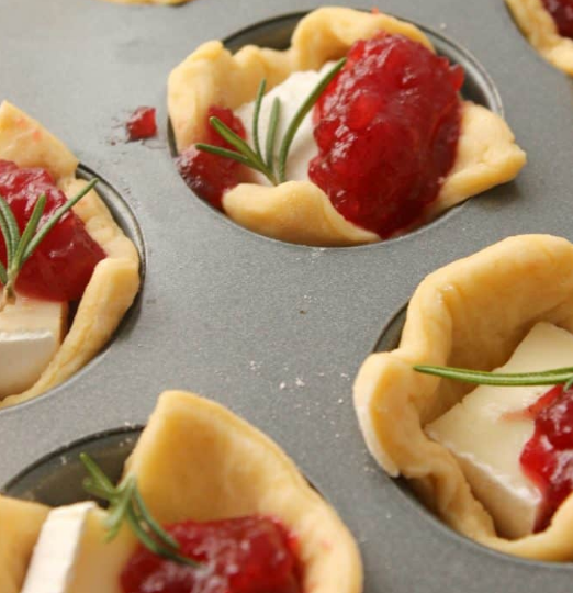 Cranberry Brie Bites #healthyrecipes #food #easy #cranberry #yummy