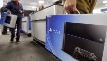 PS4: Οι τιμές, τα games και τα περιφερειακά 