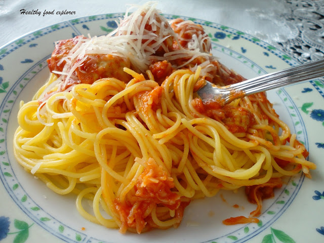 Spaghetti z klopsami drobiowymi