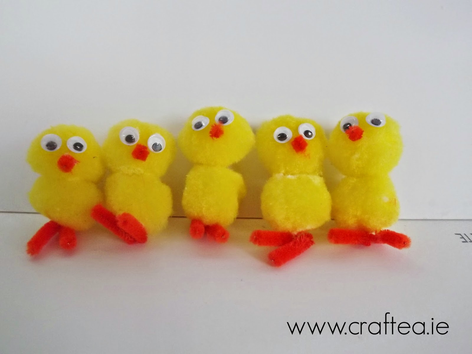 How to Make a Pipe Cleaner Chick 