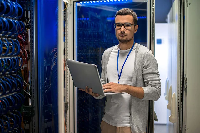 Top 4 Benefits of Server Automation: Increase Efficiency and Reliability