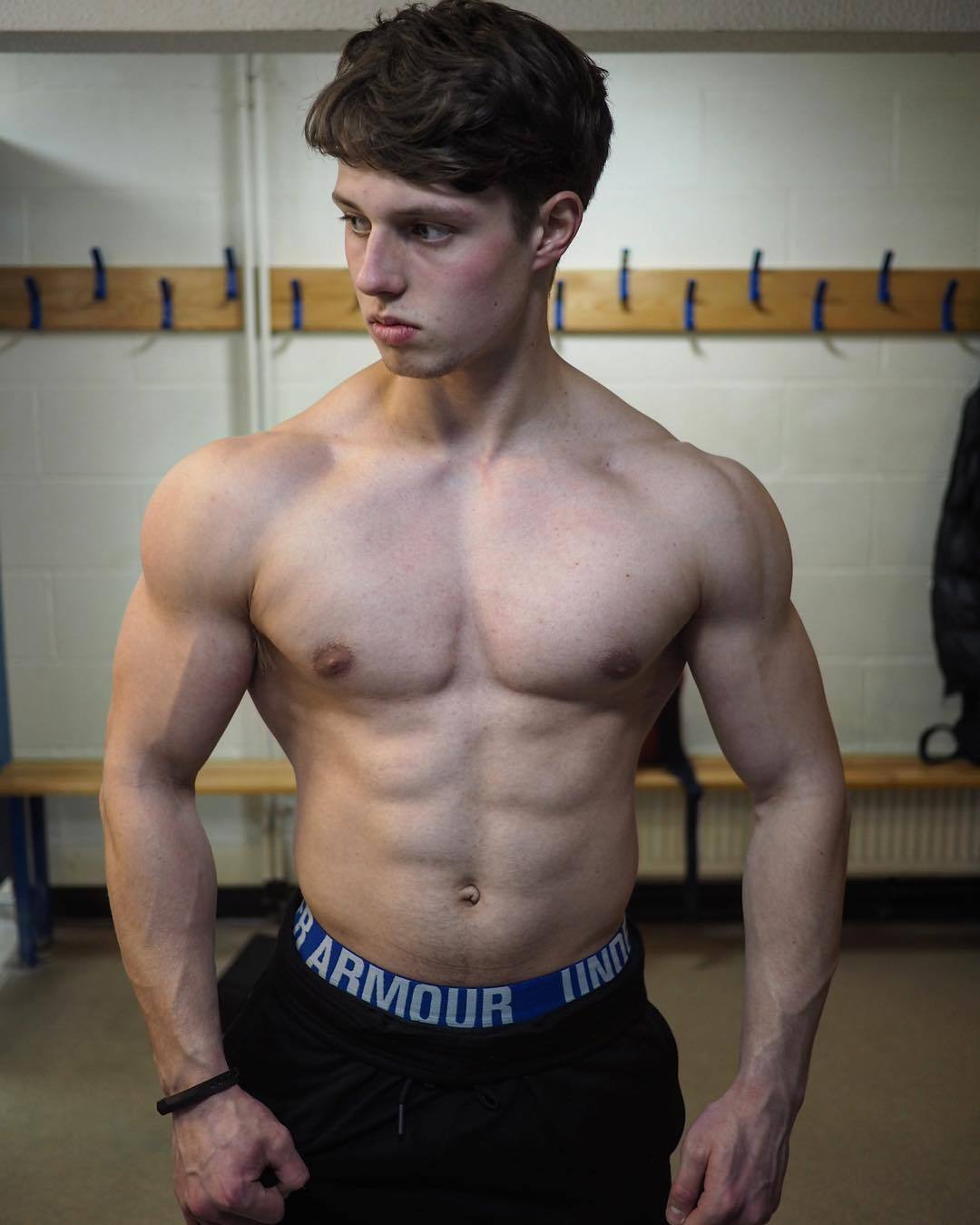 sexy-muscular-young-guys-locker-room-strong-shirtless-body-straight-teen-hunk