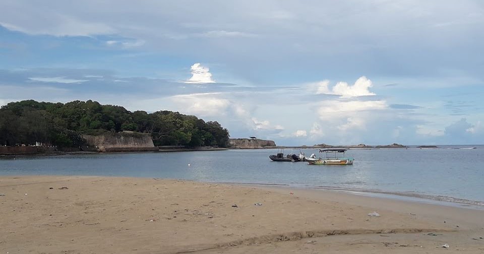 Trincomalee Beach And Some Pictures