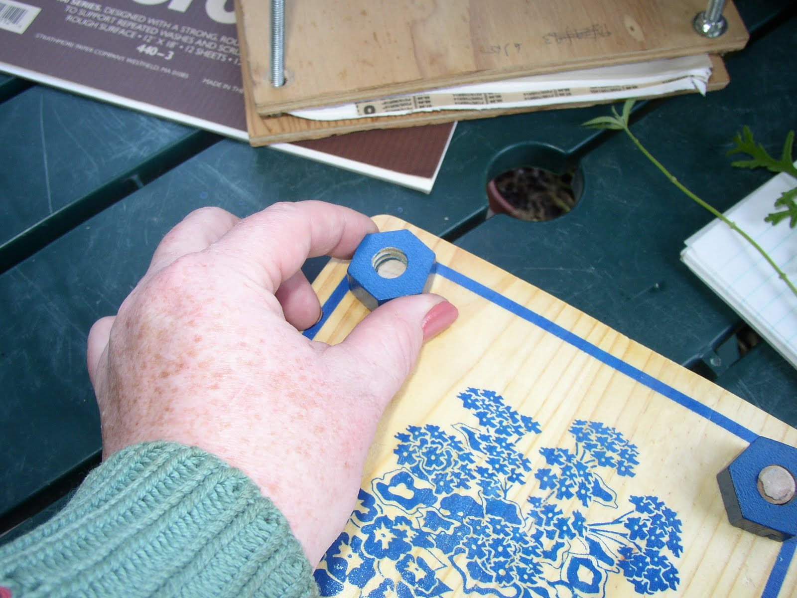 Backyard Patch Herbal Blog How Tuesday Using a Plant Press