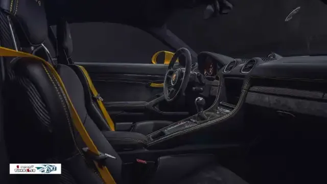 داخلية بورش 718 كايمن 2021  - 2021 Porsche 718