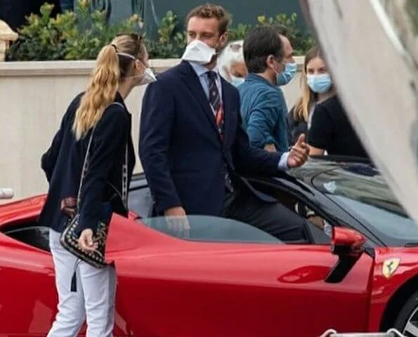 Beatrice Borromeo wore Christian Dior sisterhood ivory global t-shirt,  and Superga shoes, she carried Dior Diorodeo flap bag