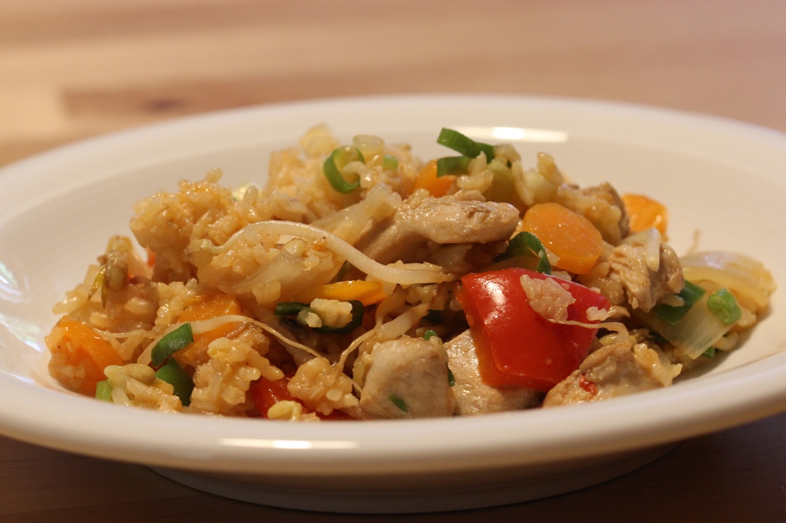 Leckereien aus der (Mini-)Küche: Chinesische Gemüse-Reispfanne mit Hähnchen