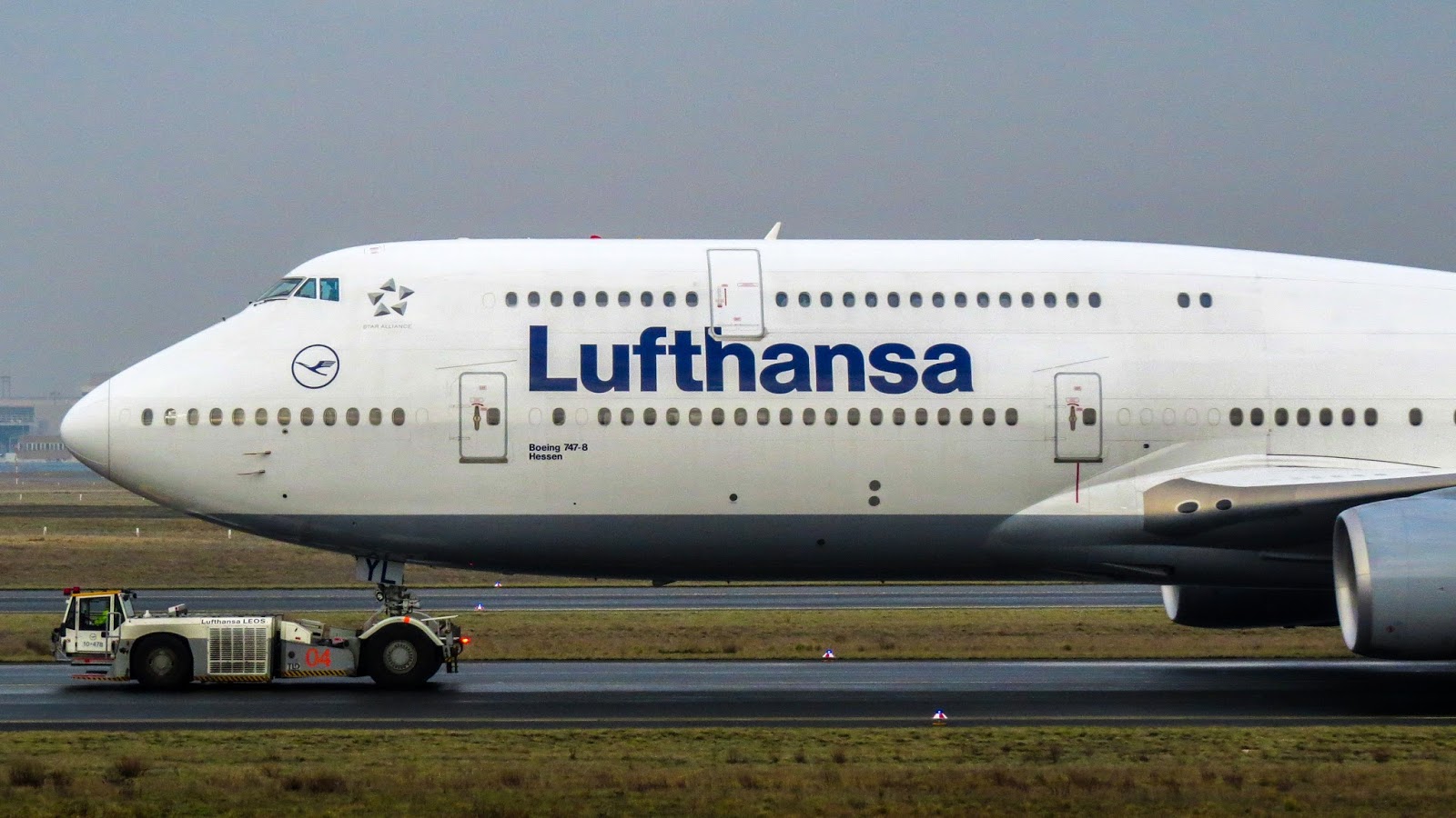 How the Boeing 747 got it's hump? Aircraft Nerds