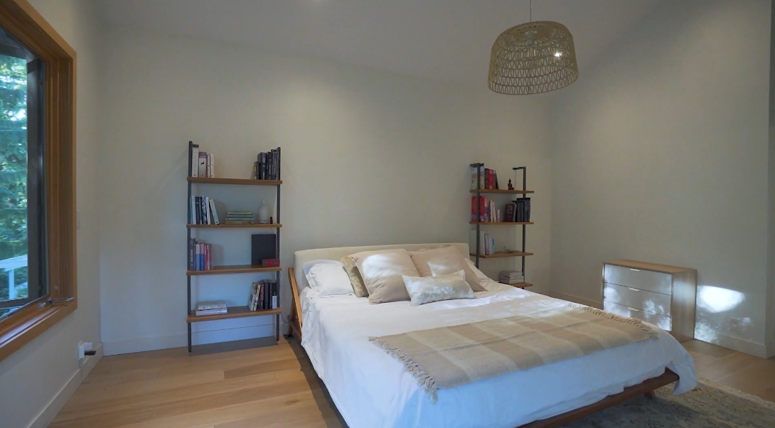 26 Interior Design Photos vs. 2037 Westview Dr, North Vancouver, BC Luxury Home Tour
