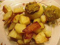 cipolle ripiene di tonno con patate cipollotti con patate