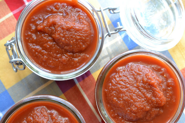 minimal monday: homemade ketchup!