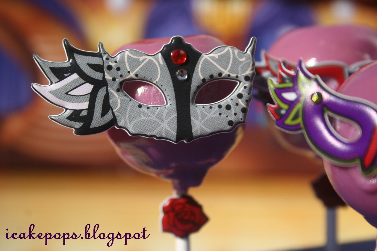 icakepops Masquerade Ball Cake Pops