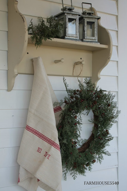 FARMHOUSE 5540: Christmas Porch