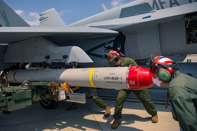 El Cuerpo de Marines de EE.UU. simula incendios antibuque de largo alcance en Japón