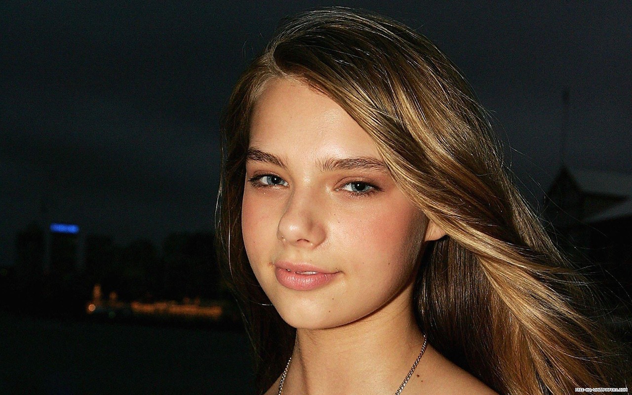 Indiana Evans | Girl Nude